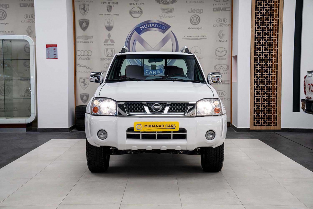 NISSAN NP300