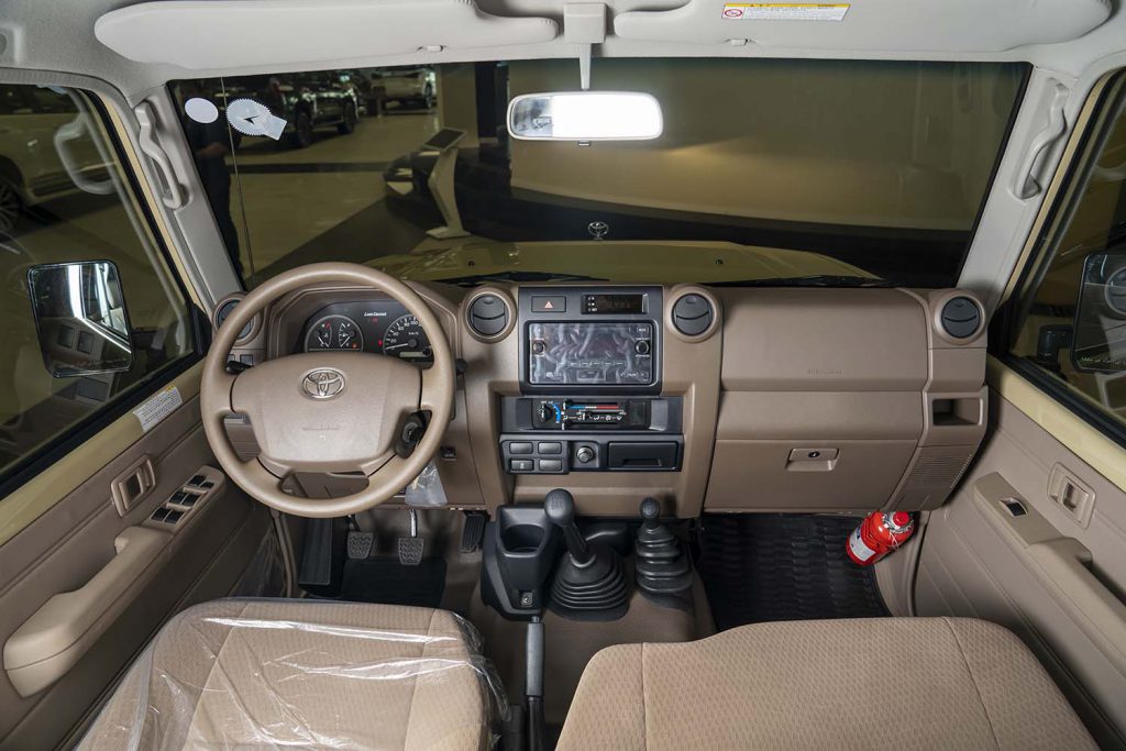 TOYOTA LAND CRUISER 70 DOUBLE CABIN