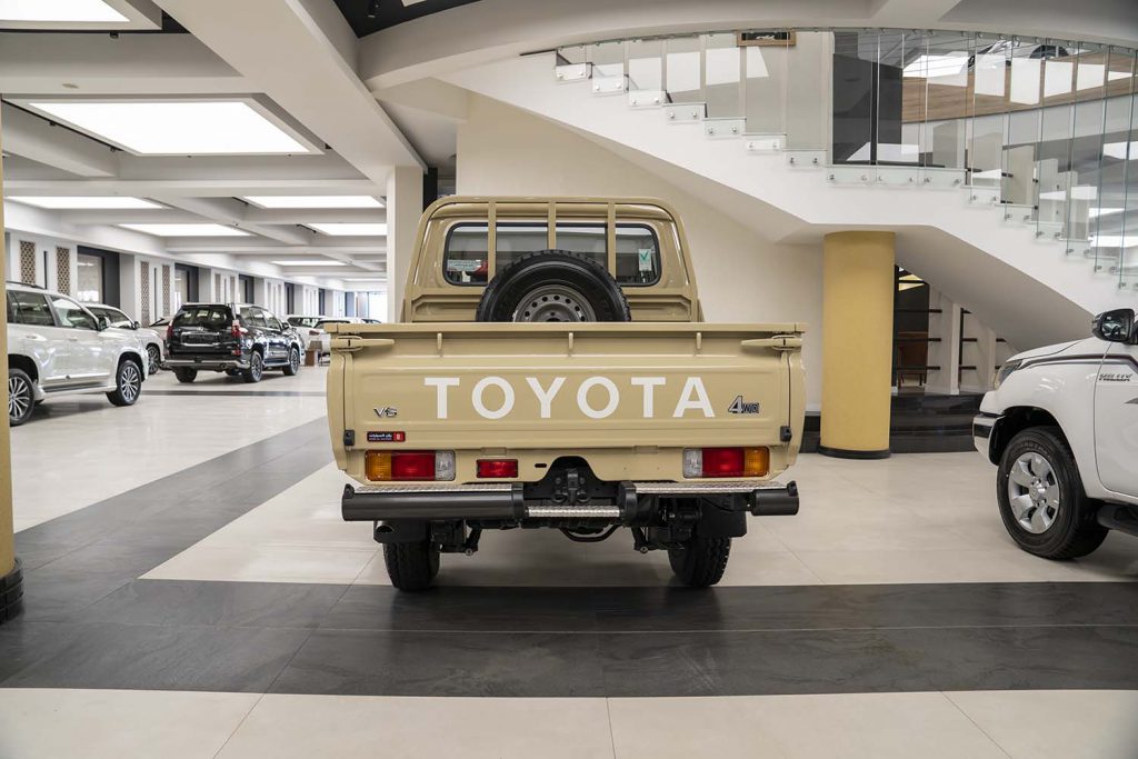 TOYOTA LAND CRUISER 70 DOUBLE CABIN