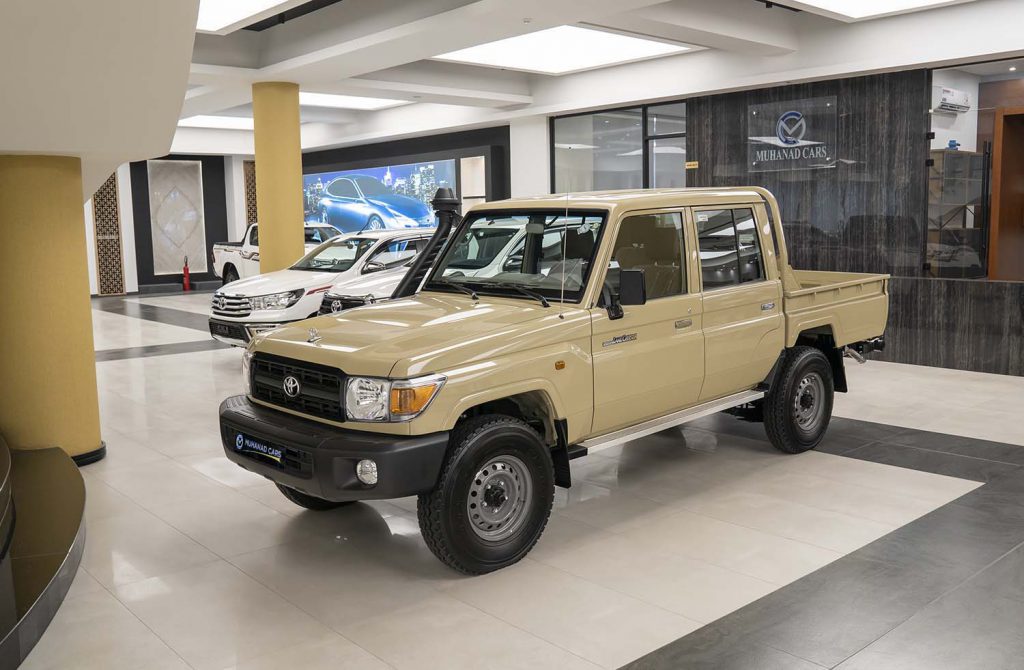 TOYOTA LAND CRUISER 70 DOUBLE CABIN