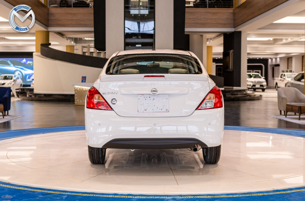 Nissan Sunny White 2021